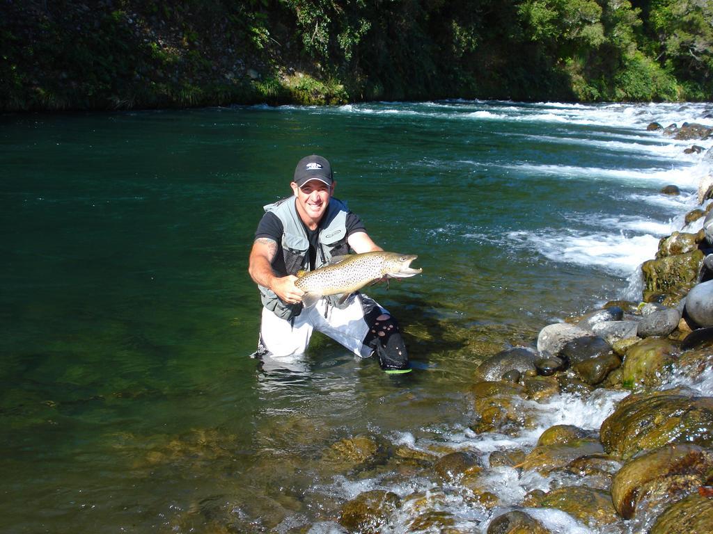 Turangi Trout Lodge Dış mekan fotoğraf